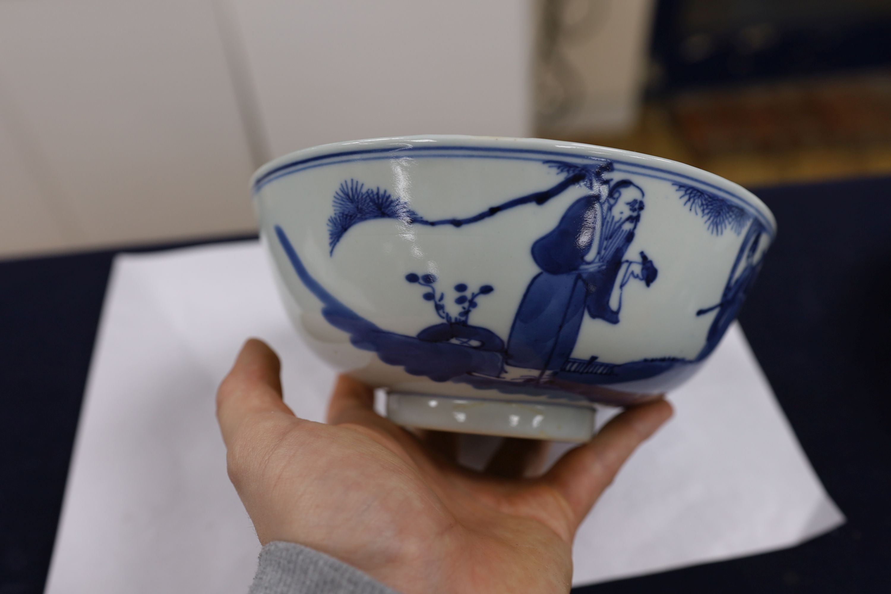 A collection of seven Chinese blue and white bowls 18cm